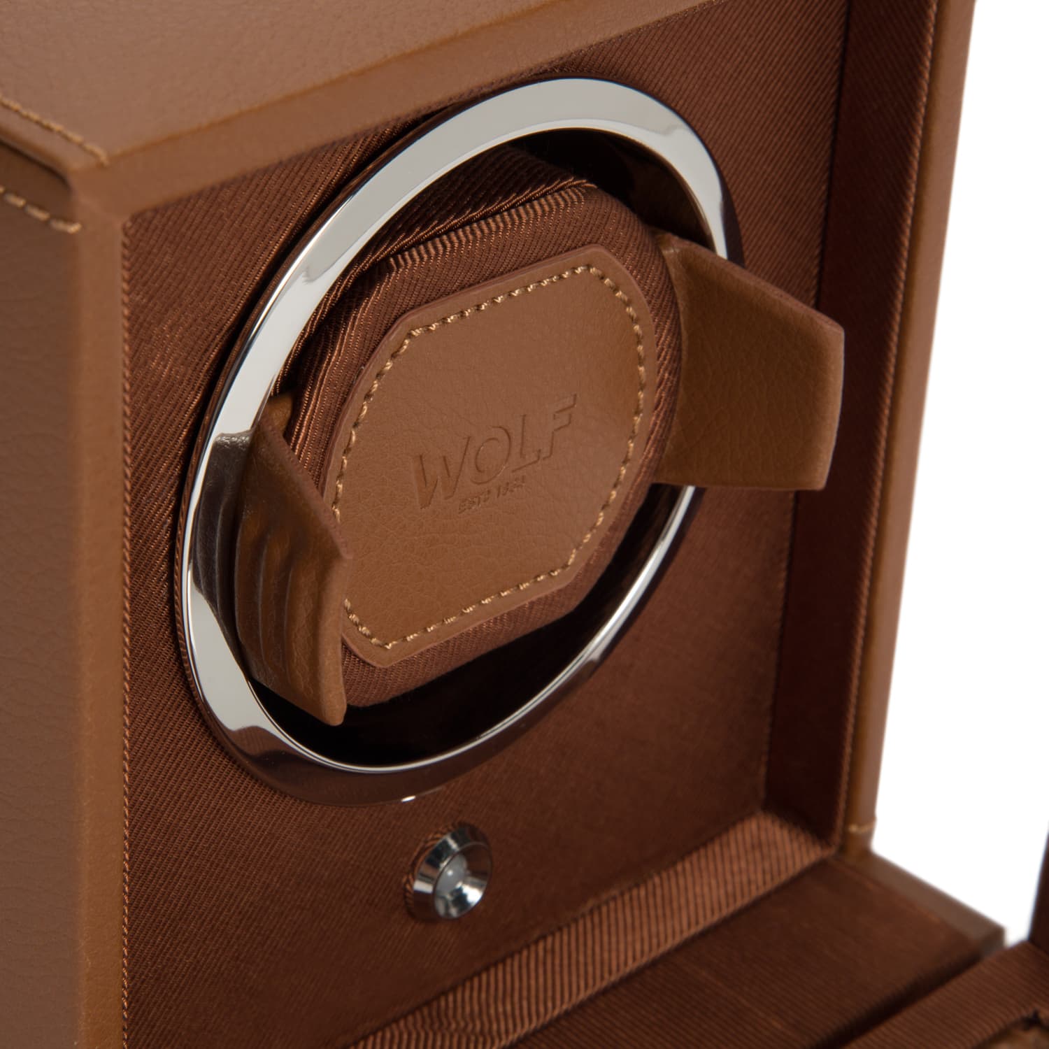 Wolf-Cub-Single-Watch-Winder-with-Cover-Cognac-461127-4